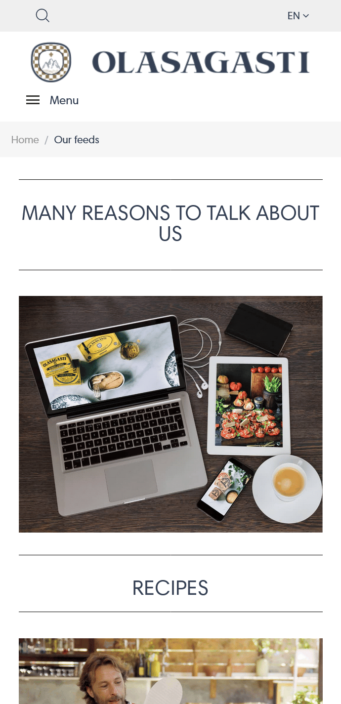 Sección en las redes (Our feeds) en ingles de la versión móvil de la página web de Conservas Olasagasti, con una imagen de productos de la marca mostrados en una computadora portátil, una tableta y un teléfono móvil